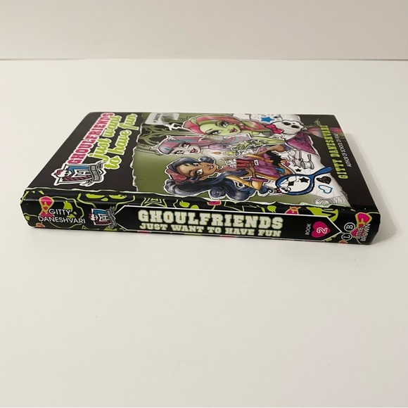 Monster High Book Ghoulfriends Just Want to Have Fun Book - Picture 4 of 15
